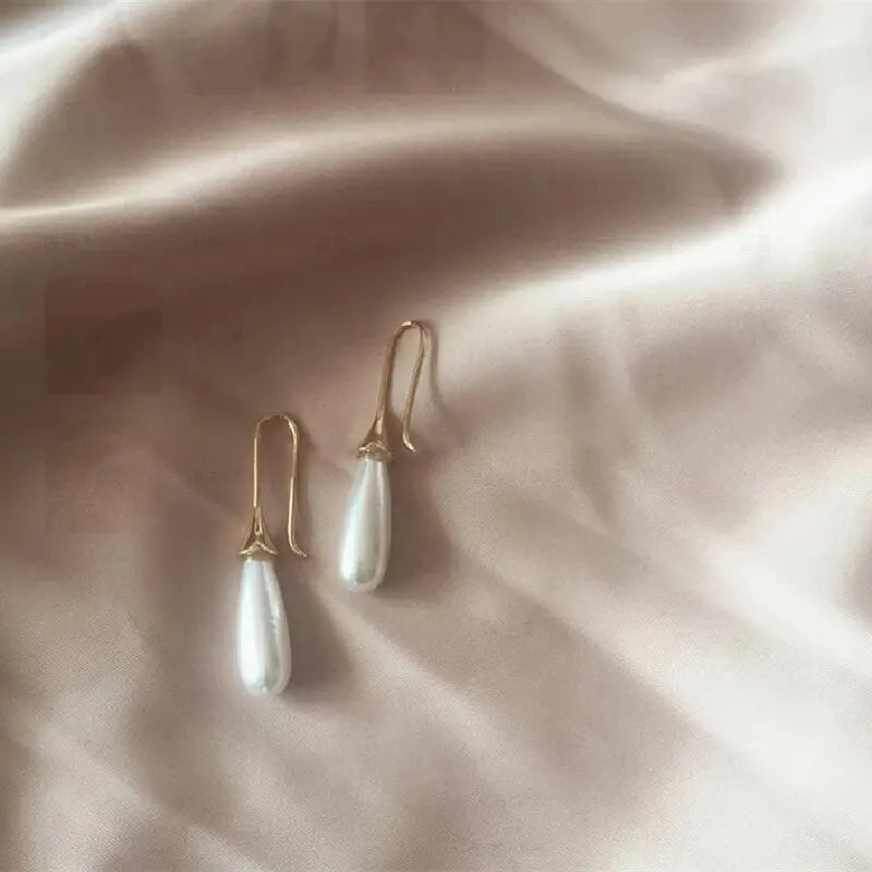 luckacco 1 pair of light luxury cool wind gold plated alloy opal combination love imitation pearls glass diamond earrings