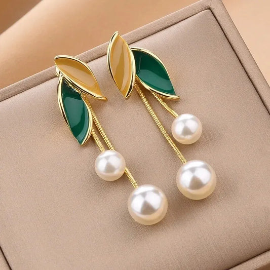 Luckacco Woman's Imitation Pearl Dangle Stud Earring Green Leaf Zinc Alloy Epoxy Earrings Gold Color Chain Vintage Daily Wear Jewelry