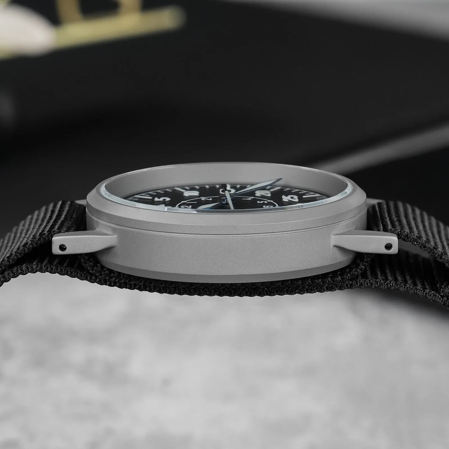 luckacco militado ml10 quartz watch vh31 sweeping second movement sapphire crystal bgw9 luminous 10bar waterproof 36.9mm vintage watches