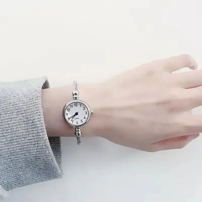 Luckacco Women Watches Small Gold Bangle Bracelet Watch Stainless Steel Retro Ladies Quartz Wristwatch Fashion Casual Thin Chain Watches