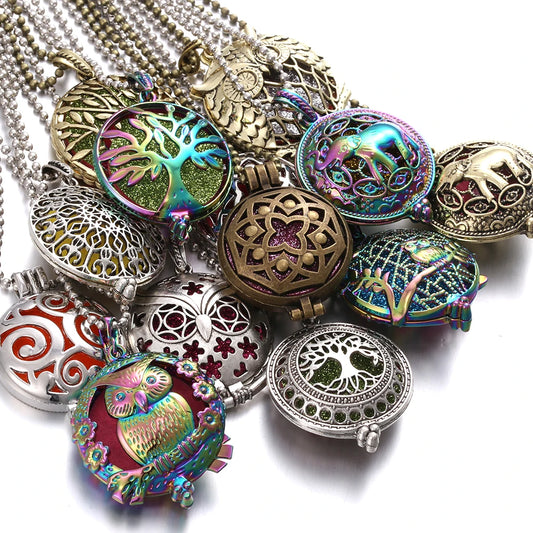 Luckacco New Aroma Kaleidoscope Retro Necklace Antique Locket Pendant Magnetic Perfume Essential Oil Diffuser Locket Aromatherapy Jewelry