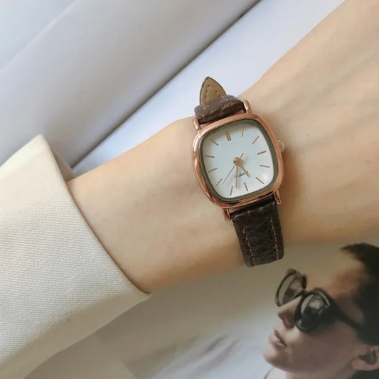 Luckacco Retro Brown Women Watches Qualities Small Ladies Wristwatches Vintage Leather Bracelet Watch Fashion Brand Female Envío Gratis