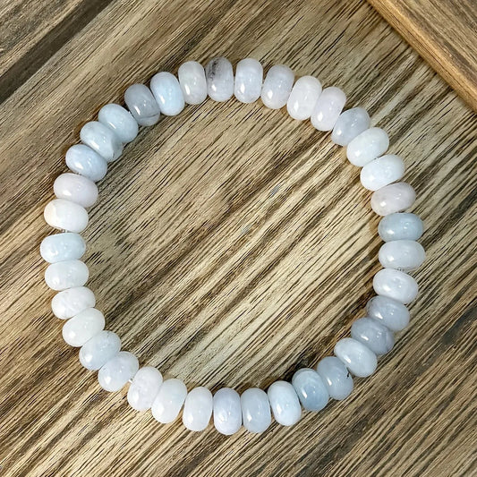 Luckacco Elegant Lavender Stone Bracelet can help alleviate anxiety, maintain calmness and help relax nerves, and promote sleep