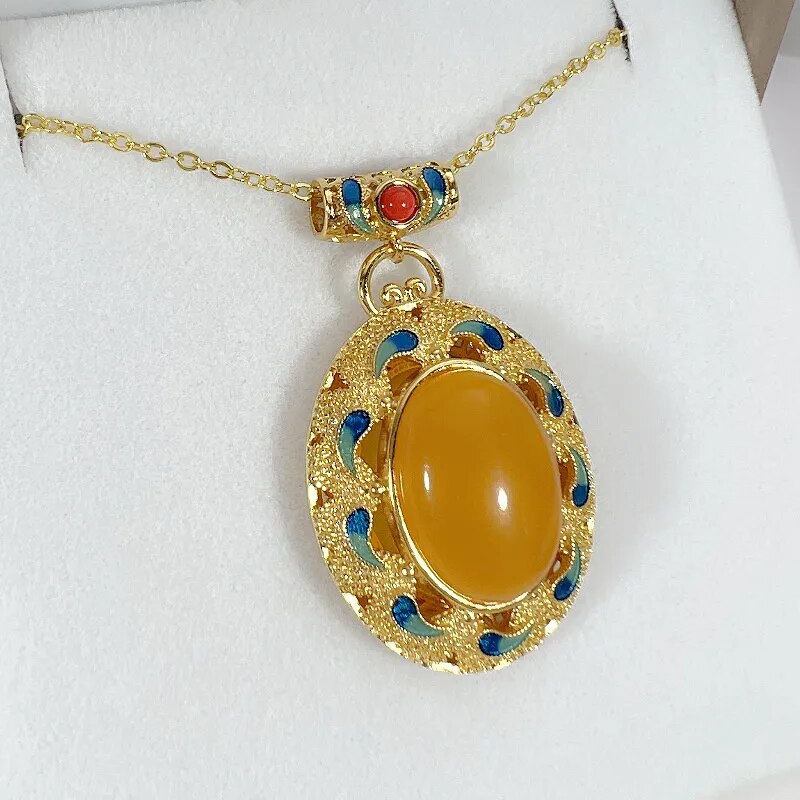 Amber Beeswax Oval Egg Pendant Necklace Female Engagement Accessories Tide 925 Sterling Silver Clavicle Necklace Women Jewelry