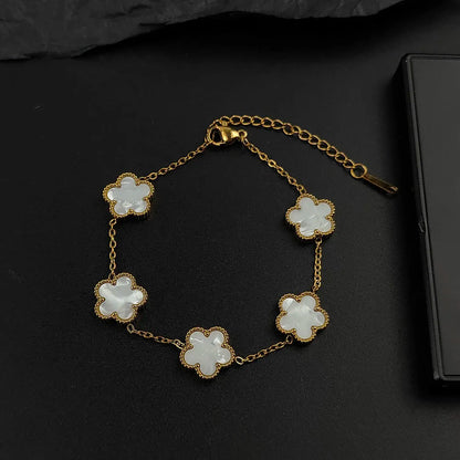 Luckacco Mussel five-leaf plum blossom stainless steel women's exquisite chain bracelet, 18K gold plated, light luxury, lucky jewelry