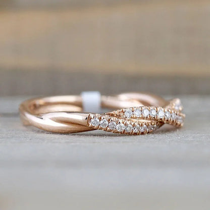 Luckacco Autumn and Winter Hot Selling Twist-shaped Zircon Ring For Women Fashion Jewellery Christmas Gift Anniversary Gift Size 5-11