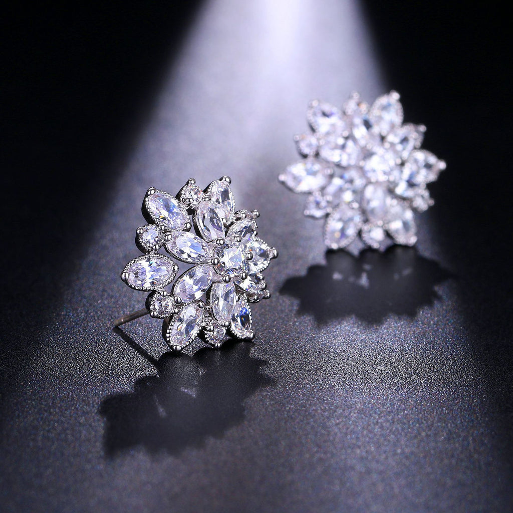 Luxury Fashion Zircon Snowflake Stud Earrings for Women Shiny Rhinestone Crystal Flowers Earring Wedding Party Jewelry Gifts - luckacco