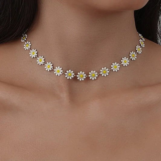 Luckacco Kpop Flower Daisy Clavicle Chain Necklace for Women Wed Summer Sweet Short Choker Fashion Statement Jewelry Gift Y2K Accessories