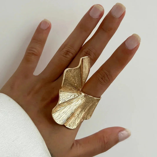 Luckacco Mandala Flower Exquisite Black and White Ring for Women Personality Metal Punk Party Finger Ring Fashion Jewelry Accessories