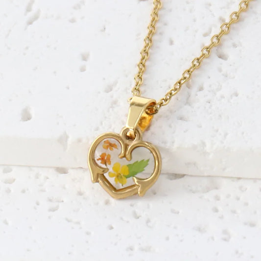 Luckacco Elegant Dried Flower Charm Necklace Handmaking Epoxy Resin Flowers Necklace Unique Plant Design Series Chain Necklace
