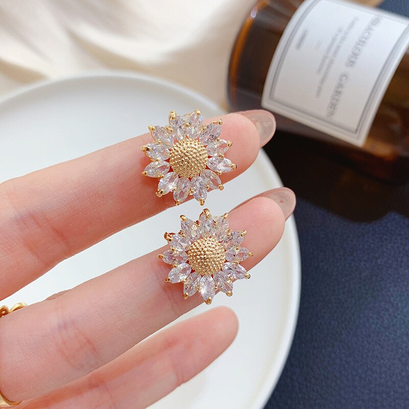 Korean Fashion Sparkly Crystal Daisy Flower Earrings for Women Girl Gold Color Metal Sunflower Small Stud Earrings Party Jewelry - luckacco