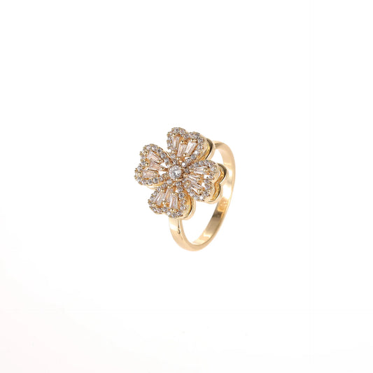 Luckacco Luxury Zircon Four-leaf Clover Rotating Ring Lucky Transfer Jewelry Gift for Children Tik Tok Same Style for Women for Friends
