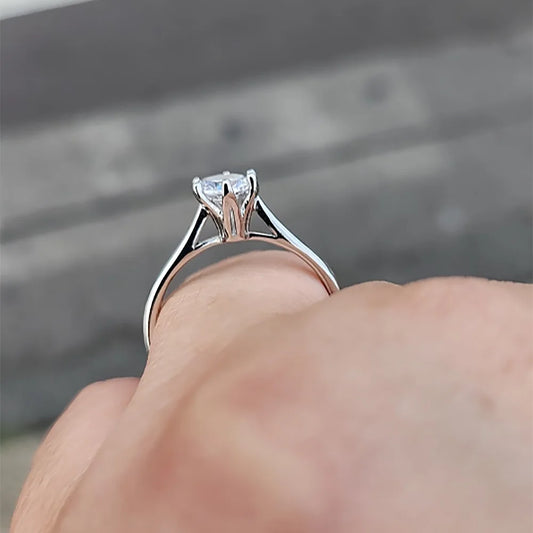 Luckacco Classic Wedding Rings For Women Forever Simple Six Claws Zirconia Fashion Solitaire Engagement Marriage Gift Ring Jewelry KCR033