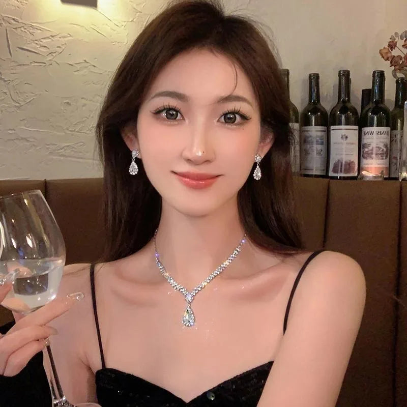 luckacco fashion waterdrop sparkling rhinestone necklace women light luxury jewelry versatile clavicle chain jewellery accessories