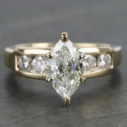 Luckacco New Retro Women Square Royal Princess Stylish Wedding Ladies Finger Ring  Pretty Gift Valentine's Surprise For Wife
