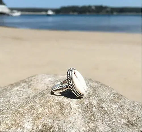 Luckacco Popular Fashion Shell Ring for Women Halloween Gift Classic Simple Summer Beach Shell Ring Girls Best Friend Jewelry Gifts
