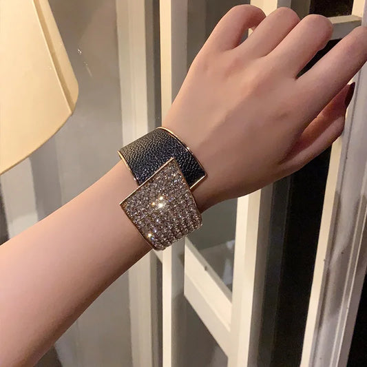 Luckacco New diamond inlaid leather alloy elastic bracelet for women, fashionable and high-end, full diamond bracelet