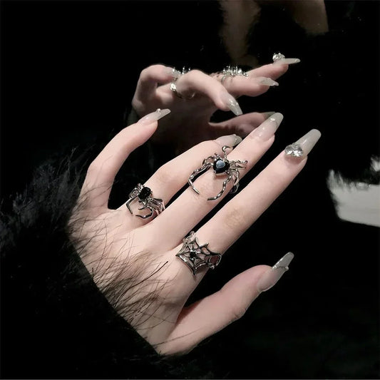 Luckacco Gothic Punk Black Zircon Animal Spider Finger Rings for Women Creative Vintage Insect Rings Halloween Cool Stuff Party Jewelry
