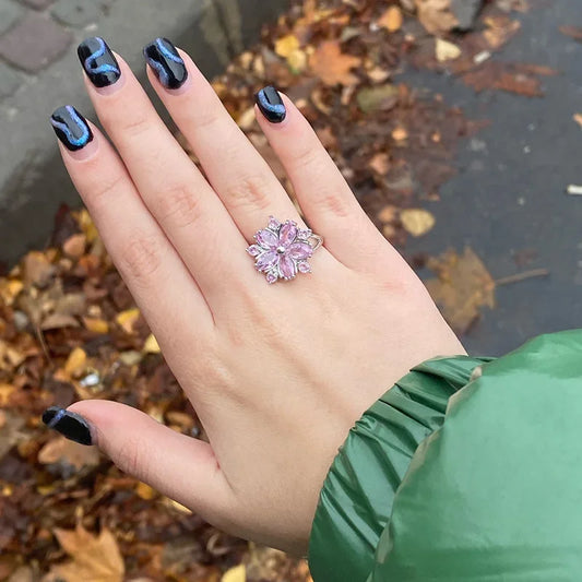 Luckacco New Women Geometric Flower Ring Female Light Luxury Charm Crystal Stone Cherry Blossom Ring Jewelry Bagye Acier Inoxydable Femme