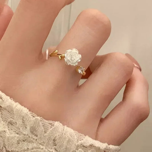 Luckacco New Trend Luxury Rings for Women Gold Plated Stainless Steel Rose Ring Fashion Aesthetic Jewelry Temperament Anillos Mujer