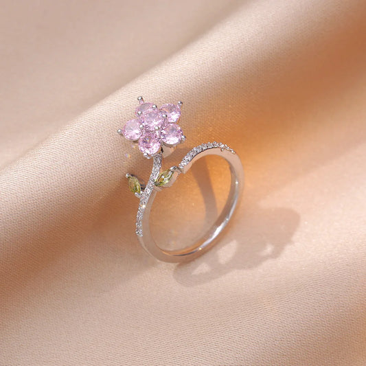 Luckacco Luxury Zircon Four-leaf Clover Rotating Ring Lucky Transfer Jewelry Gift for Children Tik Tok Same Style for Women for Friends
