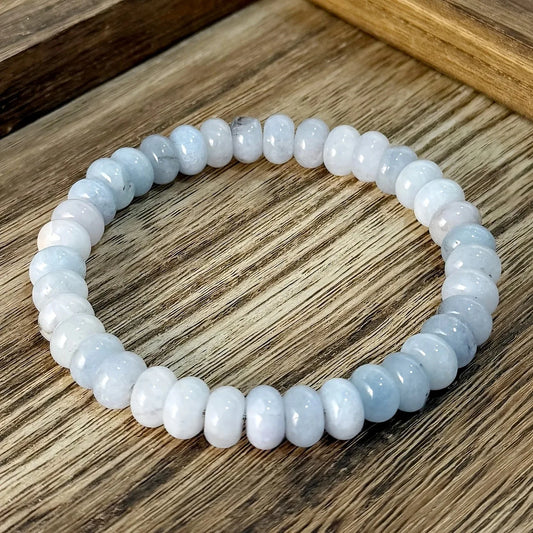 Luckacco Elegant Lavender Stone Bracelet can help alleviate anxiety, maintain calmness and help relax nerves, and promote sleep