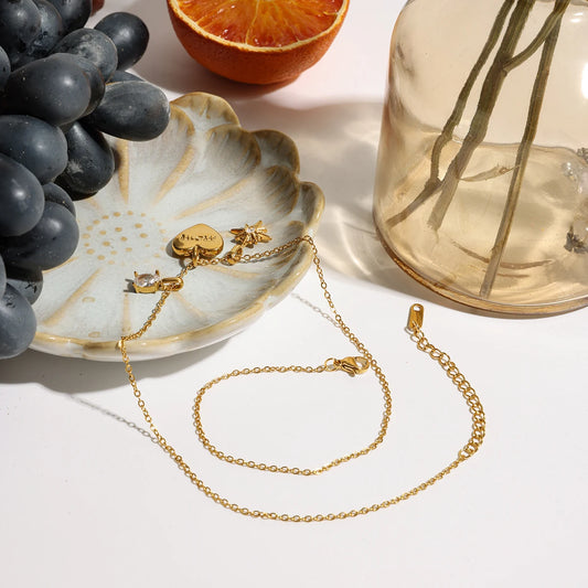 Luckacco Zora Women's Exquisite Simple "MOM" Heart Pendant Necklace 18K Gold-plated Stainless Steel Trendy and Versatile Zircon Jewelry