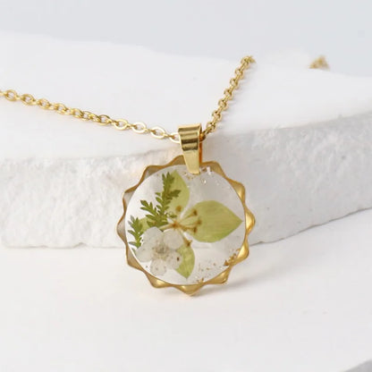 Luckacco Elegant Dried Flower Charm Necklace Handmaking Epoxy Resin Flowers Necklace Unique Plant Design Series Chain Necklace