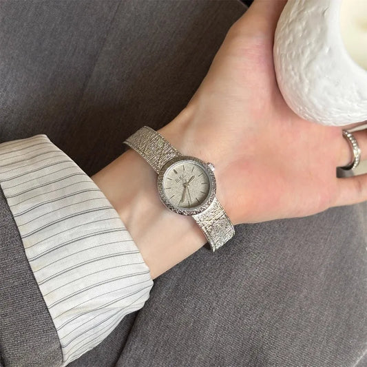 Luckacco 2025 Vintage Woman Quartz Watch Gold Noble Clock Fashion Bracelet Steel Belt Elegant Women Watches Luxury