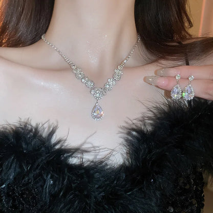 Luckacco Shiny Crystal Necklace Earrings Women's Fashion Big Water Droplet Rhinestone Necklaces Wedding Evening Dress Jewelry Set
