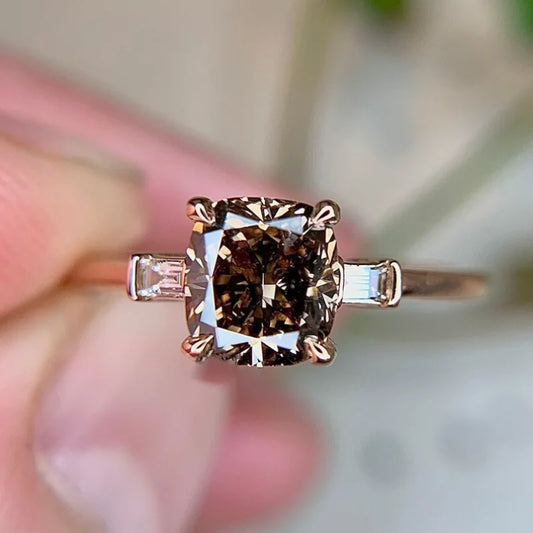 Luckacco New Fashion Retro Design Geometric Inlaid Zirconia Women's Ring Delicate and Elegant Temperament Holiday Jewelry Accessories