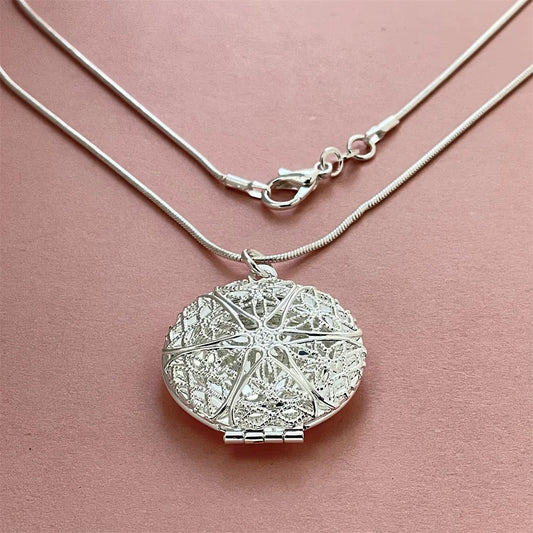 Luckacco 925 Silver Necklace Hollow Round Photo Frame Pendant, Suitable For Women's Daily Wear