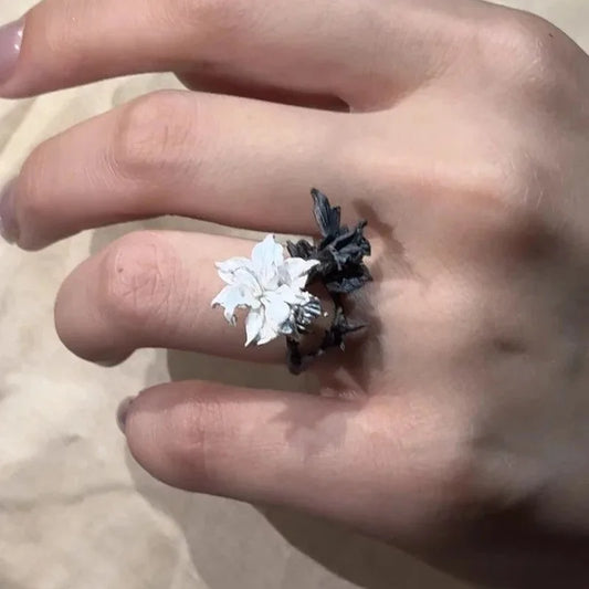 Luckacco Mandala Flower Exquisite Black and White Ring for Women Personality Metal Punk Party Finger Ring Fashion Jewelry Accessories