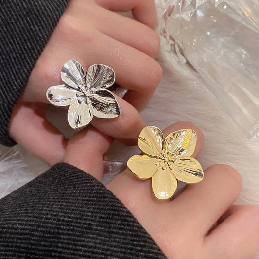 Luckacco New Gold Color Flower Ring for Women Simple Temperament Party Fashion Trendy Charm Waterproof Jewelry Gifts