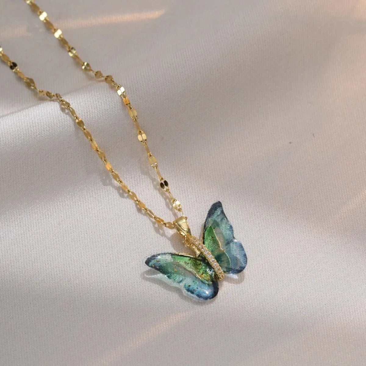 luckacco 1pcs gold butterfly series copper encrusted zircon pendant titanium steel chain simple and elegant necklace